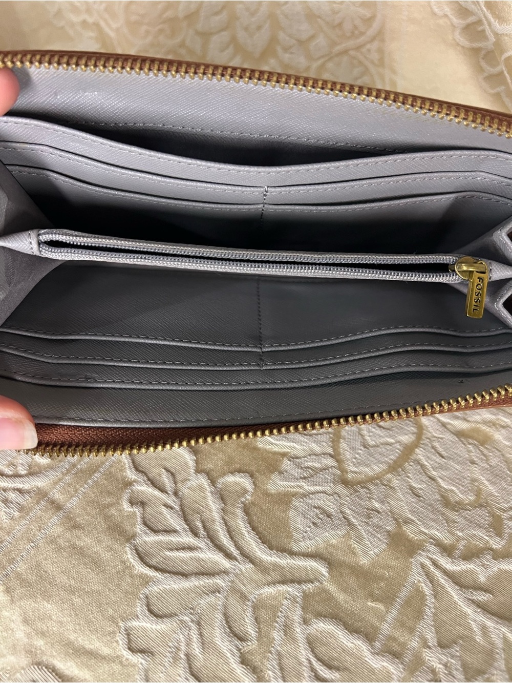 Fossil Brown Pebbled Leather Zip Around Wallet White Tassel Organizer - Picture 4 of 4